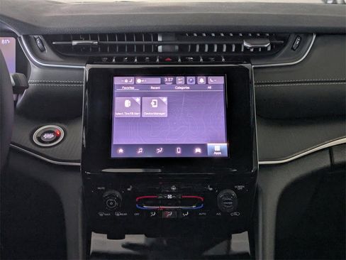 New 2025 Jeep Grand Cherokee Altitude image 19