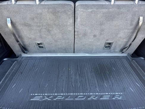 Used 2021 Ford Explorer XLT RWD image 17