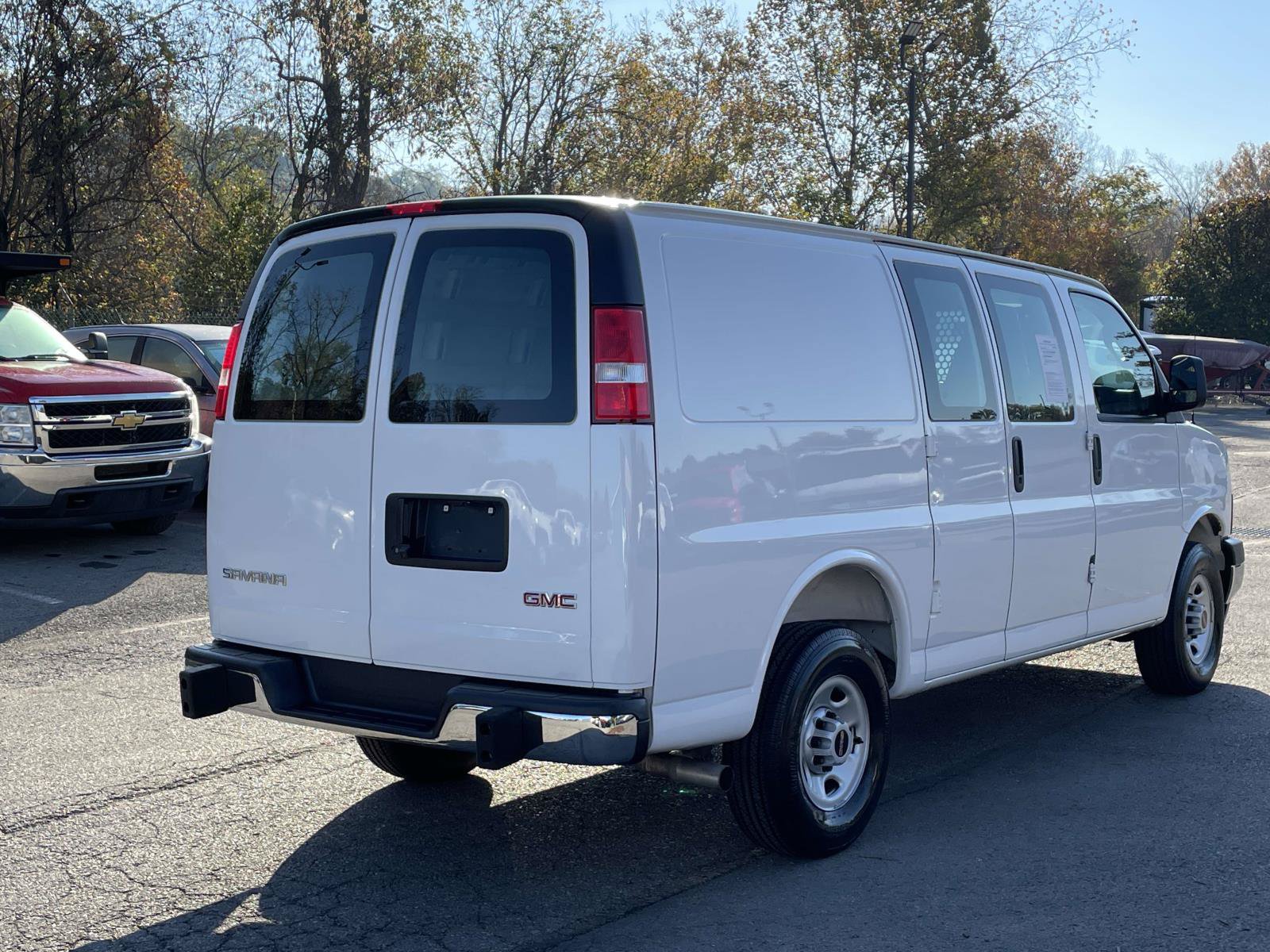 Certified 2025 GMC Savana 2500 w/ Driver Convenience Package RWD image 3