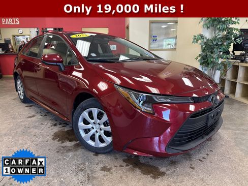 Used 2023 Toyota Corolla LE FWD image 1