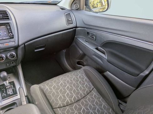 Used 2025 Mitsubishi Outlander Sport AWD image 17