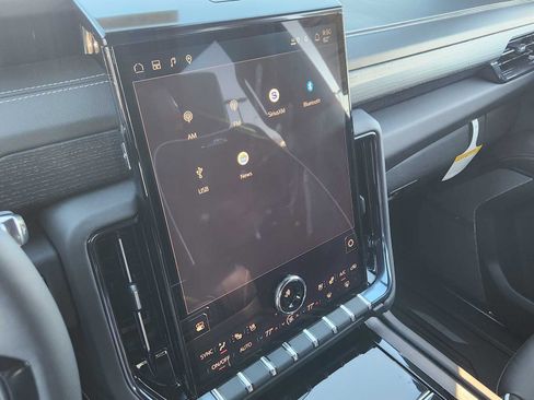 New 2026 GMC Yukon AT4 Ultimate w/ LPO, Illumination Package image 21