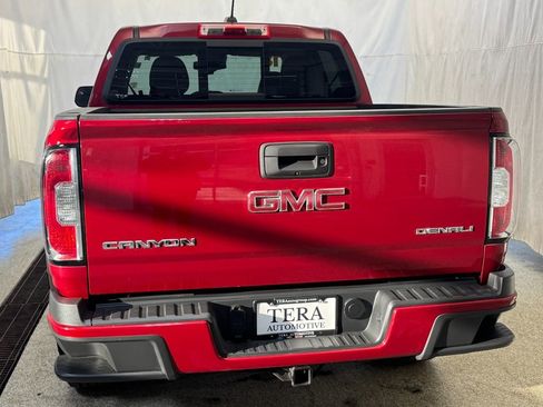 Used 2017 GMC Canyon Denali image 5