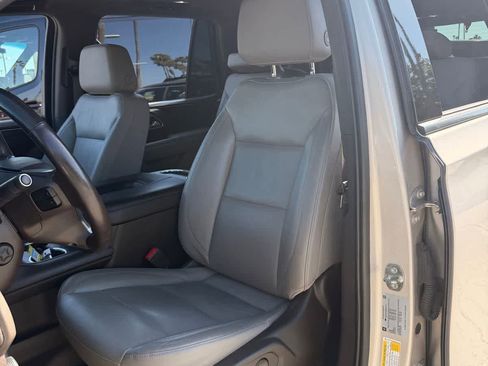 Used 2021 Chevrolet Tahoe Z71 w/ Z71 Signature Package AWD/4WD image 9