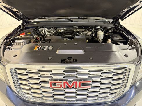 Used 2018 GMC Yukon XL Denali w/ Denali Ultimate Package image 32