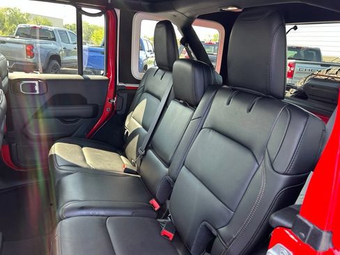 Used 2021 Jeep Wrangler Unlimited Rubicon w/ Trailer Tow Package AWD/4WD image 36