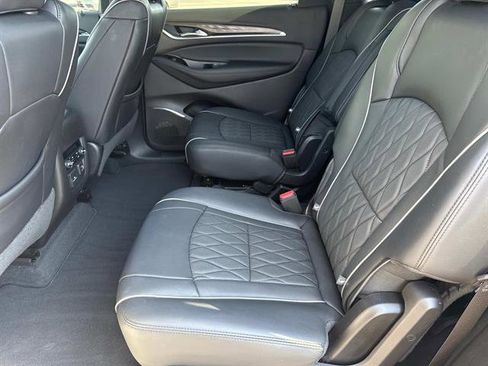 Used 2022 Buick Enclave Avenir image 14