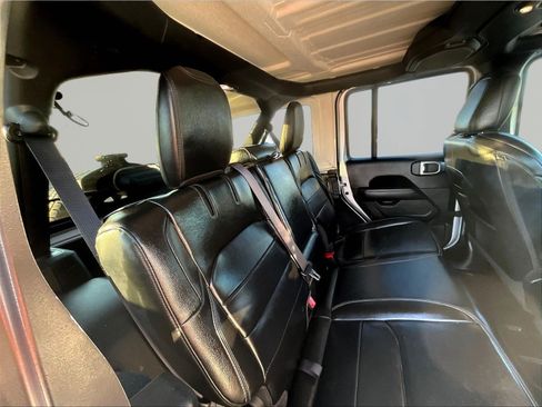 Used 2022 Jeep Wrangler Unlimited Sahara w/ Cold Weather Group AWD/4WD image 22