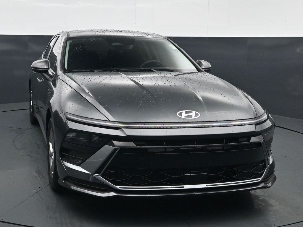 Used 2025 Hyundai Sonata SE FWD image 1