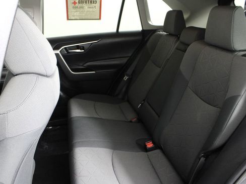 Used 2020 Toyota RAV4 XLE w/ Convenience Package image 18