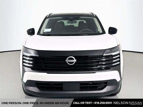 New 2026 Nissan Kicks SV w/ SV Premium Package image 2