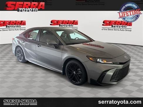 Used 2026 Toyota Camry SE image 1