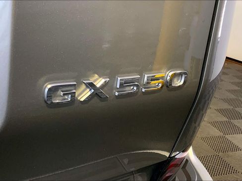 Used 2026 Lexus GX 550 w/ Accessory Package (CT) AWD/4WD image 10