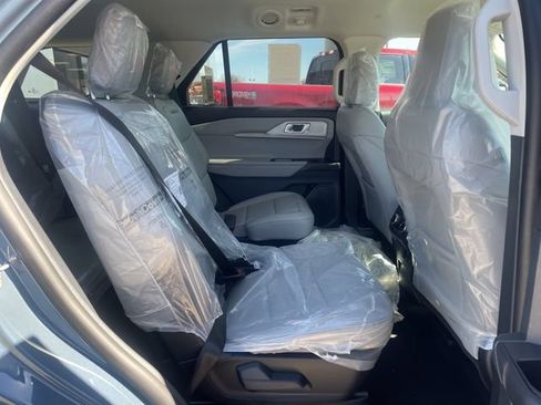 New 2026 Ford Explorer Active w/ Active Comfort Package AWD/4WD image 17