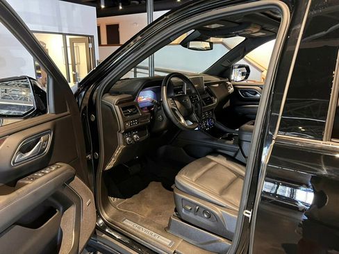 Used 2024 Chevrolet Suburban Z71 w/ Luxury Package image 15