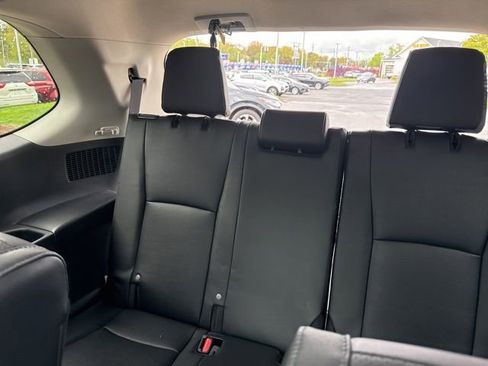 Used 2025 Toyota Grand Highlander AWD image 31