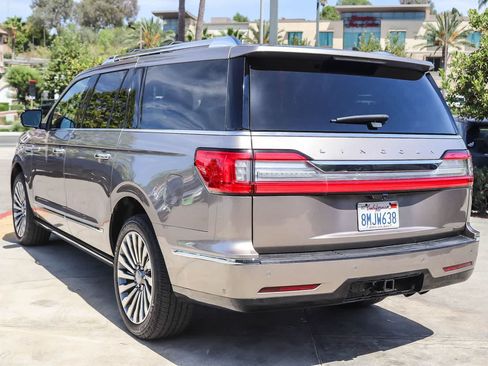Used 2019 Lincoln Navigator L Reserve AWD/4WD image 4