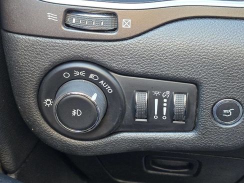 Used 2019 Jeep Cherokee Trailhawk w/ Comfort/Convenience Group image 30