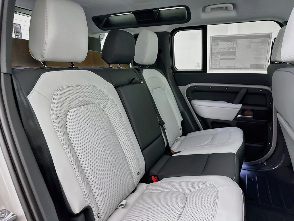 New 2026 Land Rover Defender 110 X-Dynamic SE AWD/4WD image 28