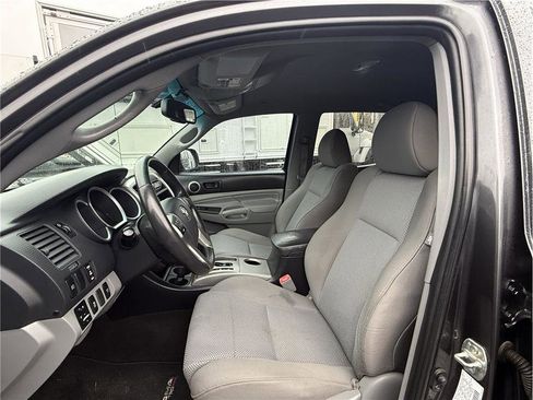 Used 2013 Toyota Tacoma 4x4 Double Cab w/ TRD Sport Pkg image 14