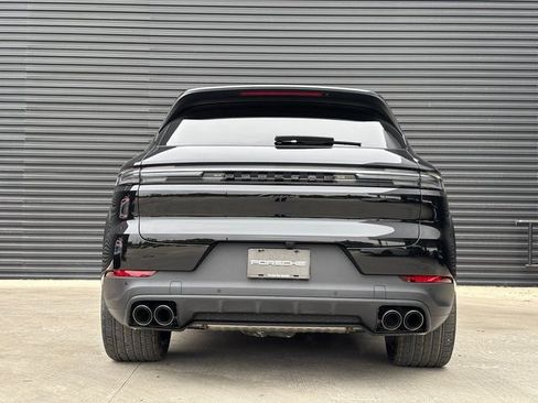 Certified 2026 Porsche Cayenne AWD/4WD image 6