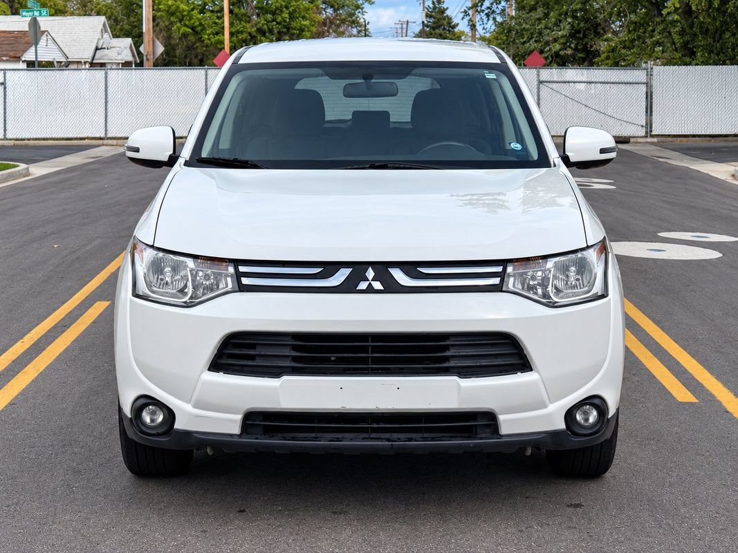 Used 2014 Mitsubishi Outlander SE FWD image 10