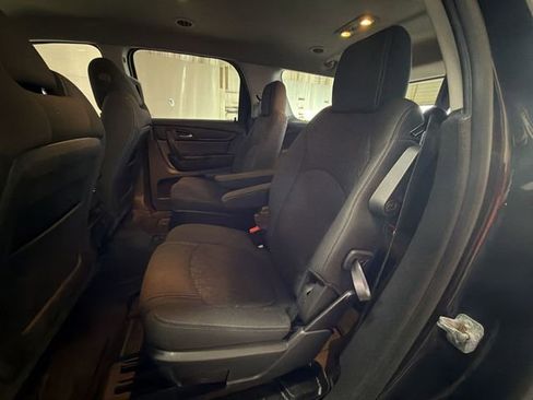 Used 2014 GMC Acadia SLE image 22