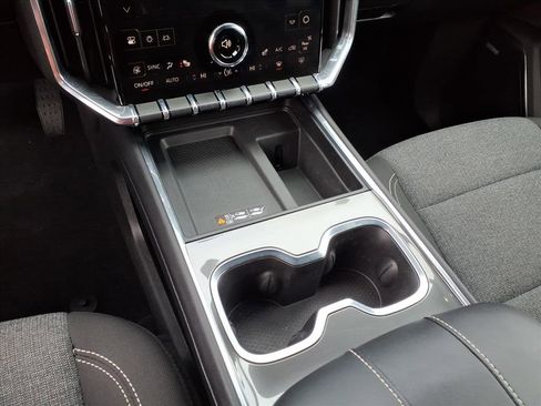 Used 2025 GMC Acadia Elevation image 31