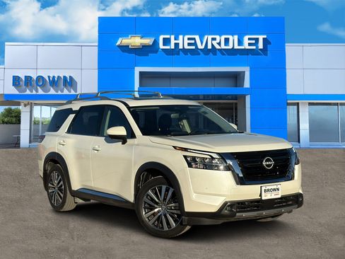 Used 2022 Nissan Pathfinder Platinum w/ Cargo Package image 1