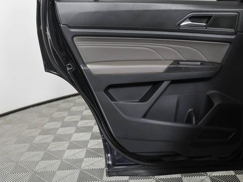Used 2023 Volkswagen Atlas Cross Sport SE w/ Panoramic Sunroof Package AWD/4WD image 39