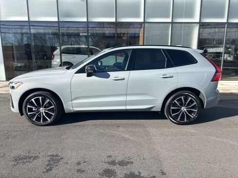 Certified 2025 Volvo XC60 B5 Plus AWD/4WD image 2