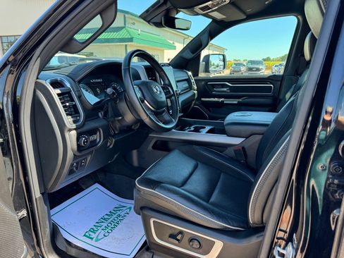 Used 2024 RAM 1500 Laramie AWD/4WD image 5