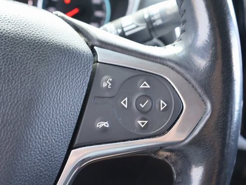 Used 2020 Chevrolet Traverse LT image 22