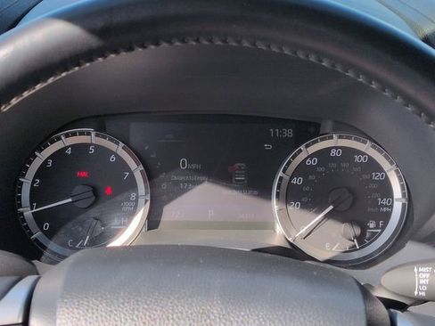 Used 2023 Toyota Highlander LE image 10