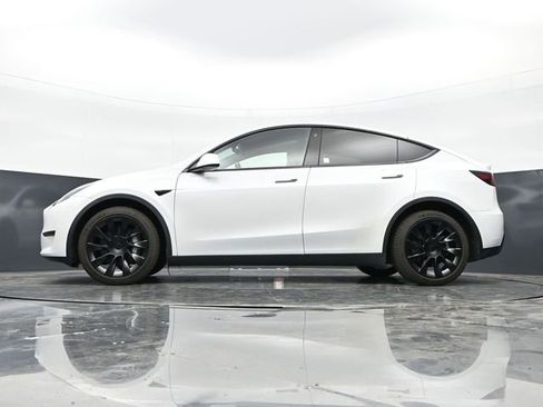 Used 2023 Tesla Model Y Long Range AWD/4WD image 38