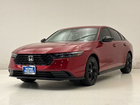 Used 2025 Honda Accord SE image 2