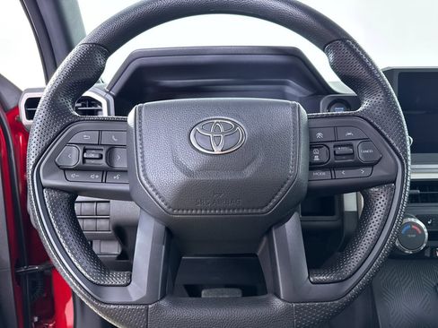 Used 2025 Toyota Tacoma SR5 AWD/4WD image 17