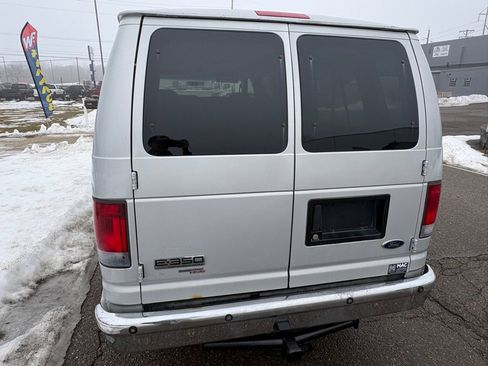 Used 2008 Ford E-350 and Econoline 350 Extended Wagon Super Duty image 19