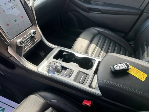 Used 2021 Ford Edge SEL w/ Convenience Package AWD/4WD image 18