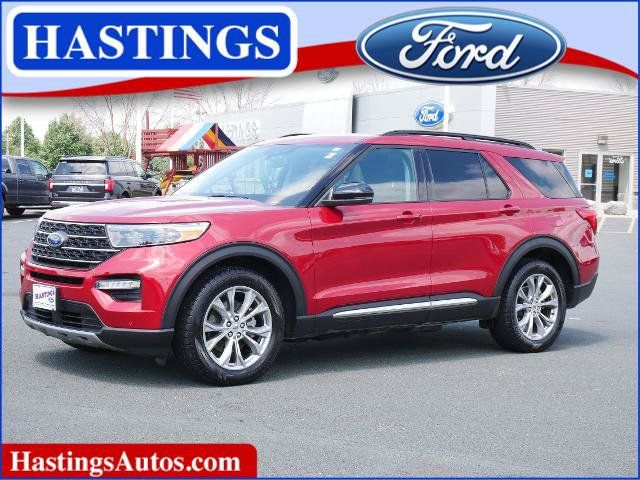 Certified 2023 Ford Explorer XLT w/ Equipment Group 202A AWD/4WD image 1