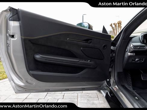 Used 2025 Aston Martin V8 Vantage Coupe image 47