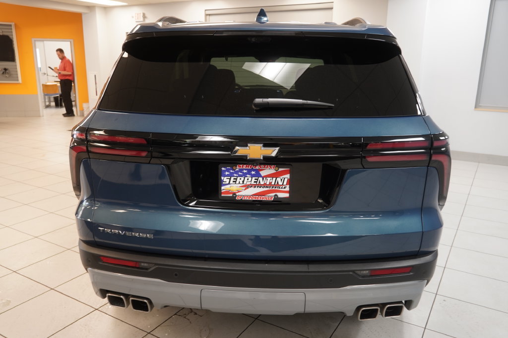 Used 2026 Chevrolet Traverse LT w/ Driver Confidence Package FWD image 10