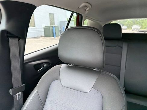 Used 2025 Chevrolet Trax LT FWD image 56