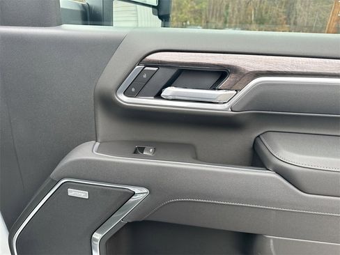 New 2026 Chevrolet Silverado 3500 LTZ w/ LTZ Premium Package image 32