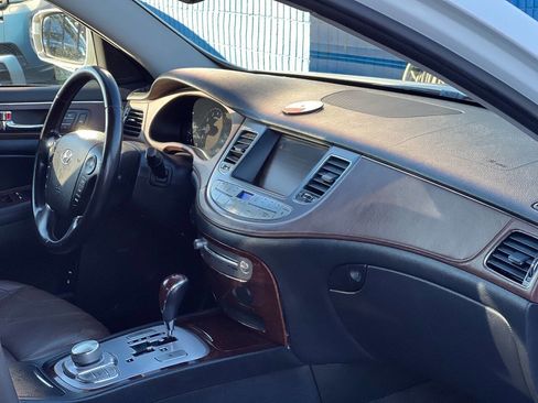 Used 2009 Hyundai Genesis 3.8 w/ Technology Pkg 4 image 14