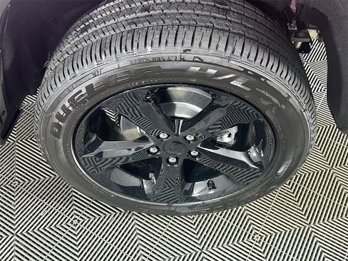 New 2025 Jeep Grand Cherokee Altitude image 16