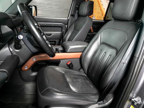 Used 2020 Land Rover Defender 110 X image 4