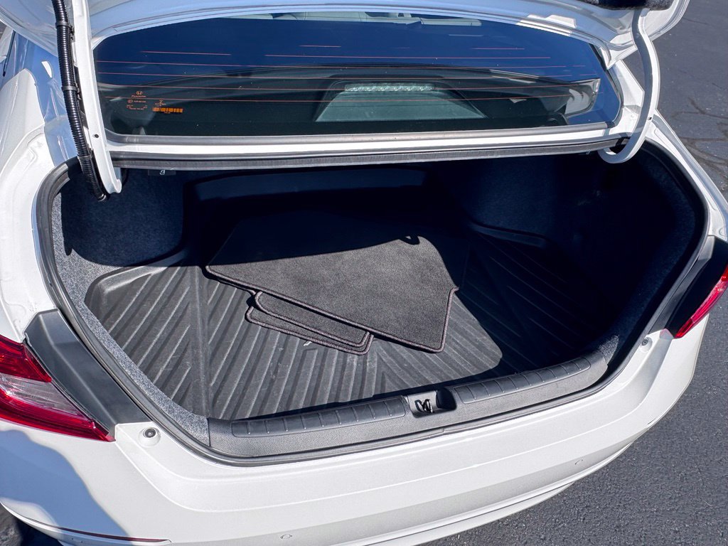 Used 2018 Honda Accord Touring image 35