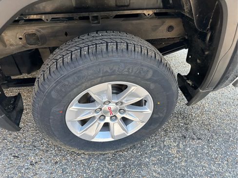 Used 2024 GMC Sierra 1500 SLE AWD/4WD image 18