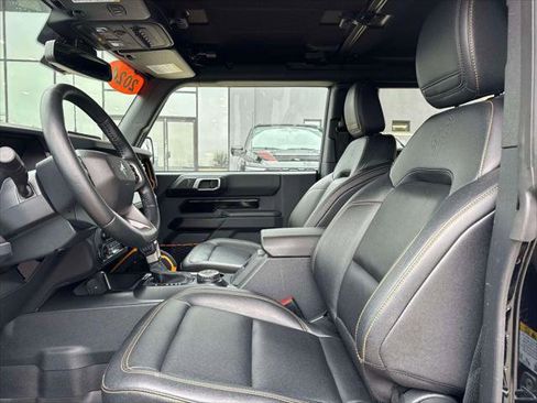 Used 2024 Ford Bronco Badlands image 12